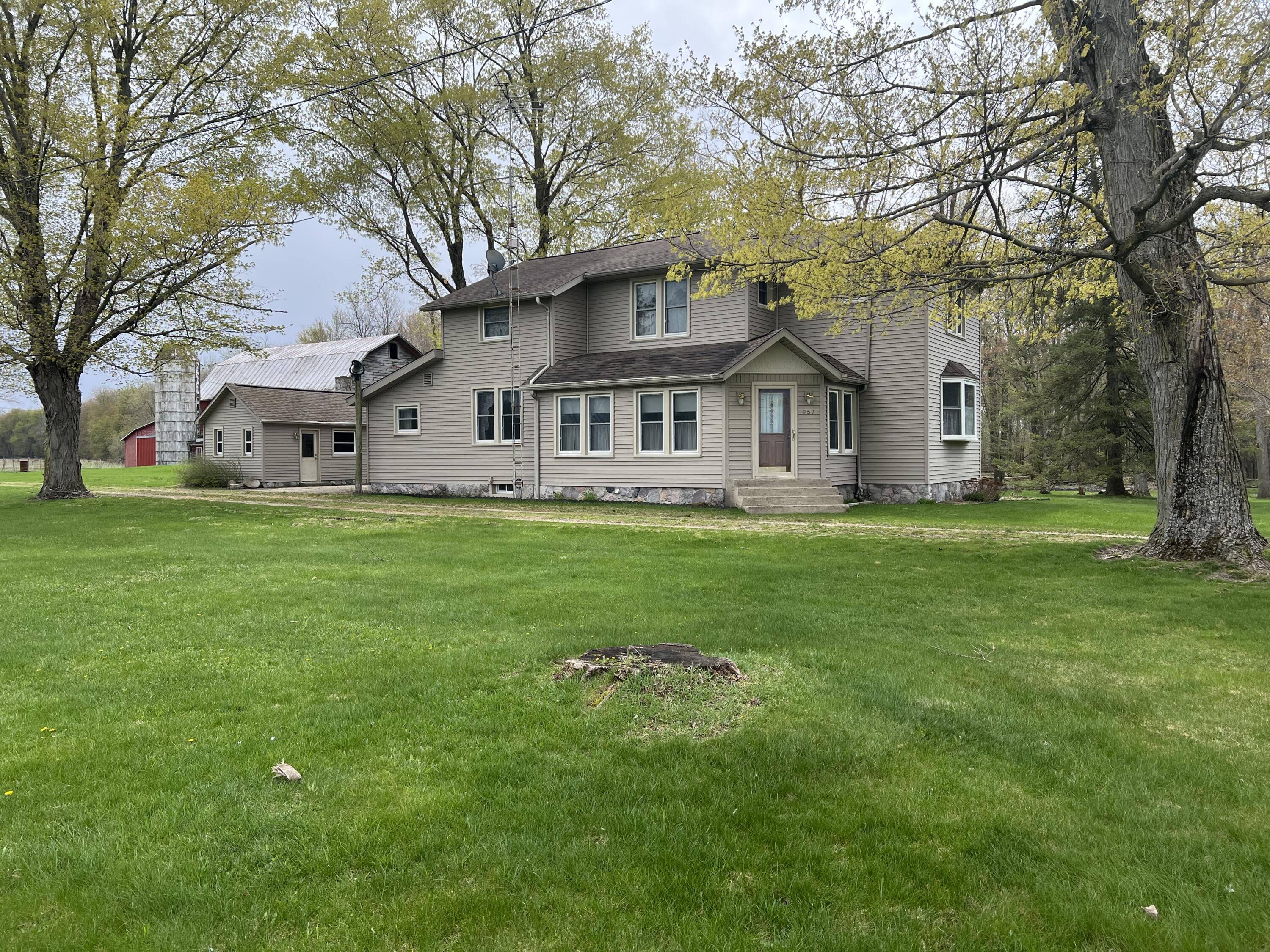 957 Dean Road Quincy, MI 49082 - Photo 2 of 38 A8582C1C-86FF-4F61-9CB6-D04A24464ABB