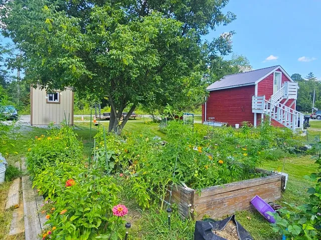 $387,900 | 204 Shaw Road, Fletcher, VT 05444