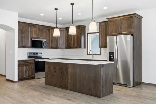 $554,900 | 7699 Cub Crk Way, Horace, ND 58047