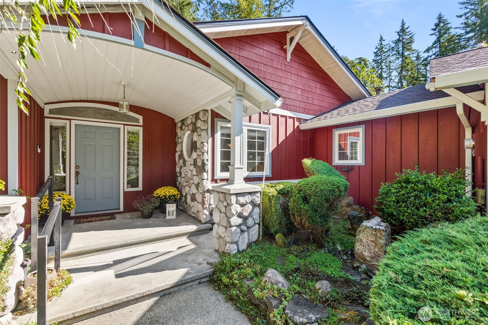 7920 Fairview Road Southwest Olympia, WA 98512 - Photo 3 of 40