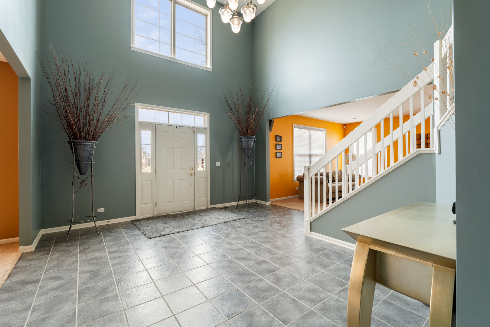 809 Magnuson Court Barrington, IL 60010 - Photo 3 of 33 a view of an entryway with a door