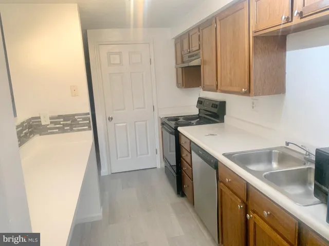 $2,100 | 5 Cranberry Court, Marlton, NJ 08053