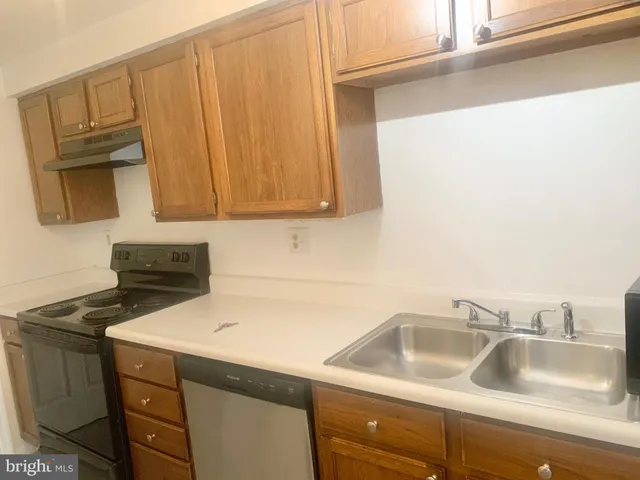 $2,100 | 5 Cranberry Court, Marlton, NJ 08053