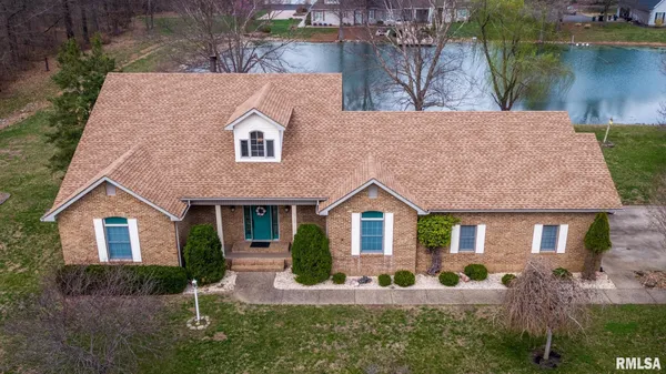 $350,000 | 15052 Eastland Road, Marion, IL 62959