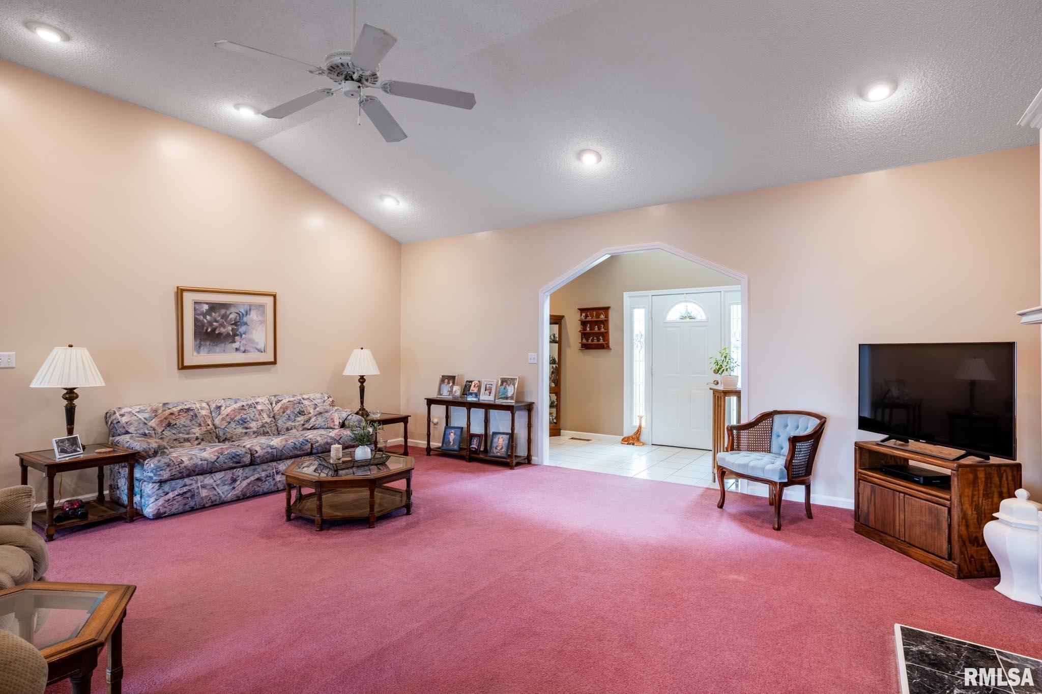 15052 Eastland Road Marion, IL 62959 - Photo 7 of 43