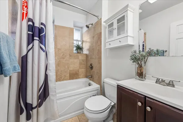 $395,000 | 2204 West Winona Street, Unit 1, Chicago, IL 60625