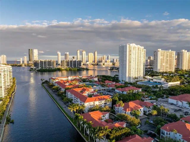 $499,000 | Alaqua Condominiums, Aventura, FL 33160