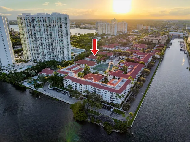 $499,000 | Alaqua Condominiums, Aventura, FL 33160