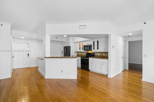 $499,000 | Alaqua Condominiums, Aventura, FL 33160