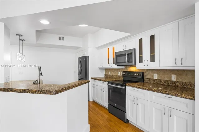 $499,000 | Alaqua Condominiums, Aventura, FL 33160