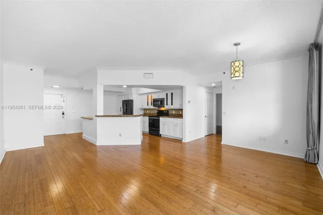 $499,000 | Alaqua Condominiums, Aventura, FL 33160