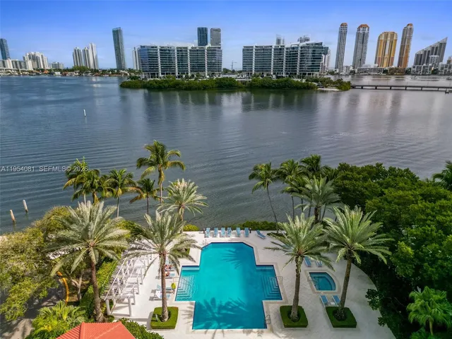 $499,000 | Alaqua Condominiums, Aventura, FL 33160