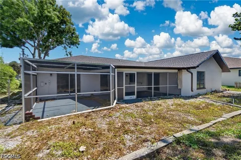 $220,000 | 1513 Southwest 52nd Lane, Cape Coral, FL 33914