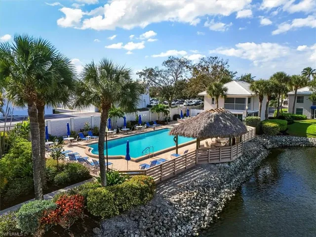 $4,900 | 845 Gulf Pavillion Drive, Unit 102, Naples, FL 34108