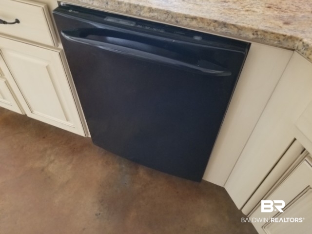 15758 County Road 87 Elberta, AL 36530 - Photo 17 of 50 Kitchen- Dishwasher