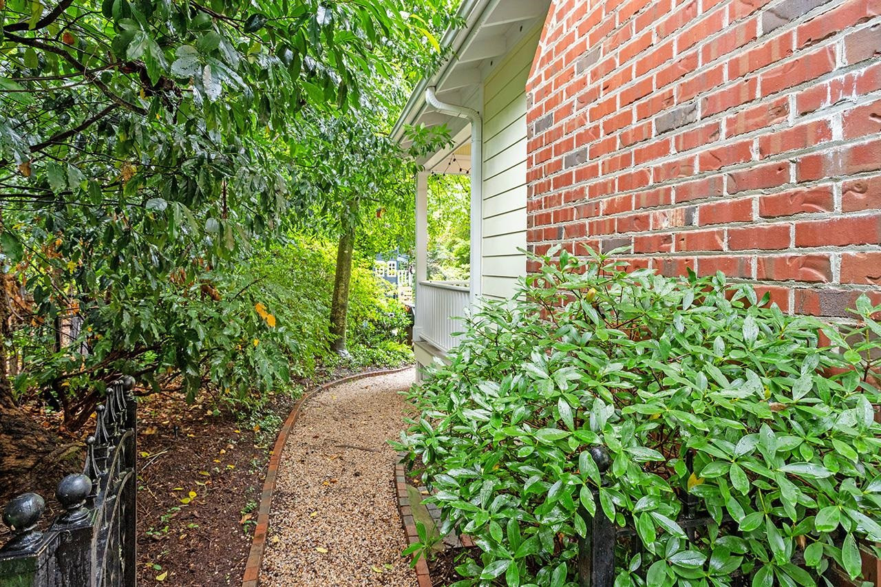 2001 McCarthy Street Raleigh, NC 27608 - Photo 4 of 43 Photo 4