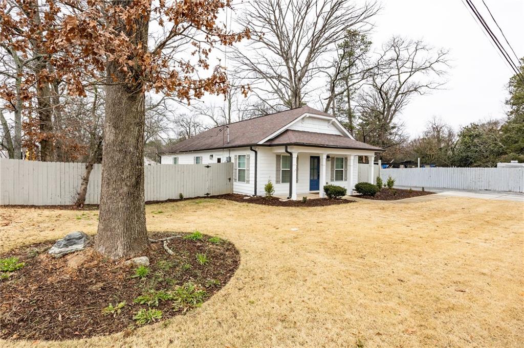 1490 Darnell Road Southeast Marietta, GA 30060 - Photo 3 of 38