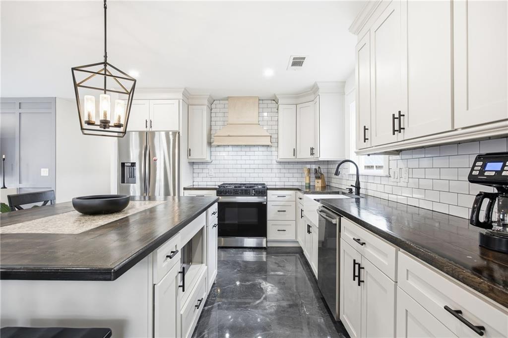 1490 Darnell Road Southeast Marietta, GA 30060 - Photo 8 of 38