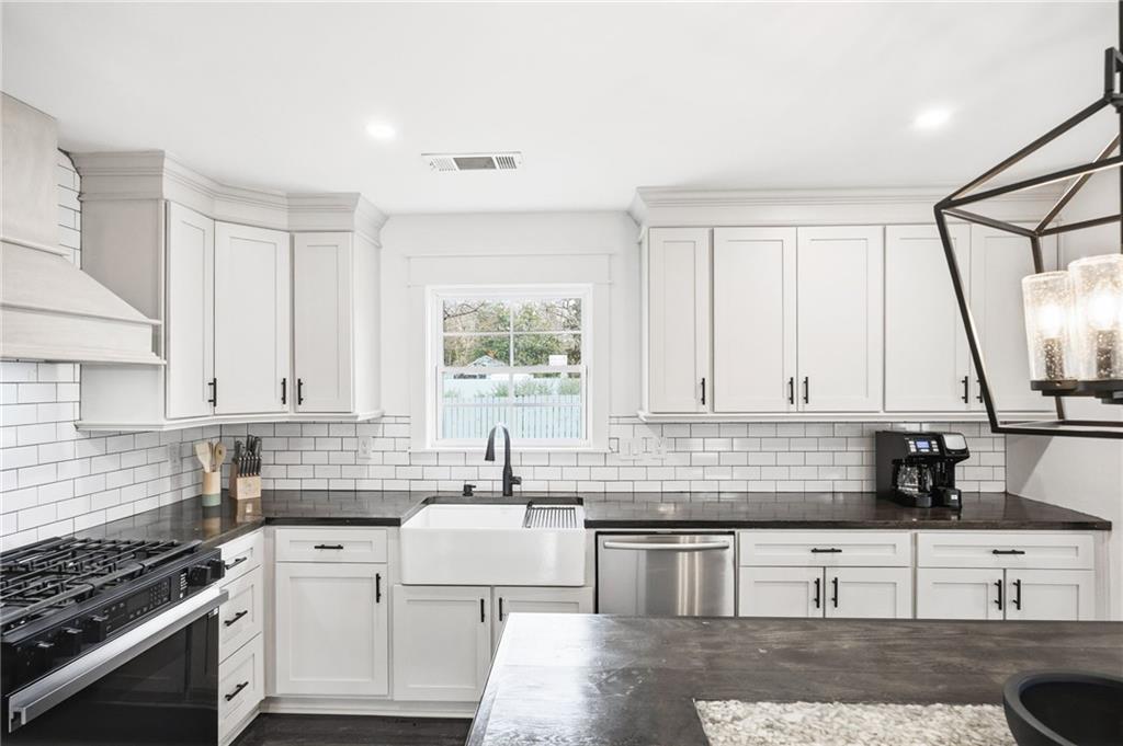 1490 Darnell Road Southeast Marietta, GA 30060 - Photo 10 of 38