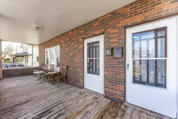 $185,000 | 1507-09 16th Avenue, Rockford, IL 61104