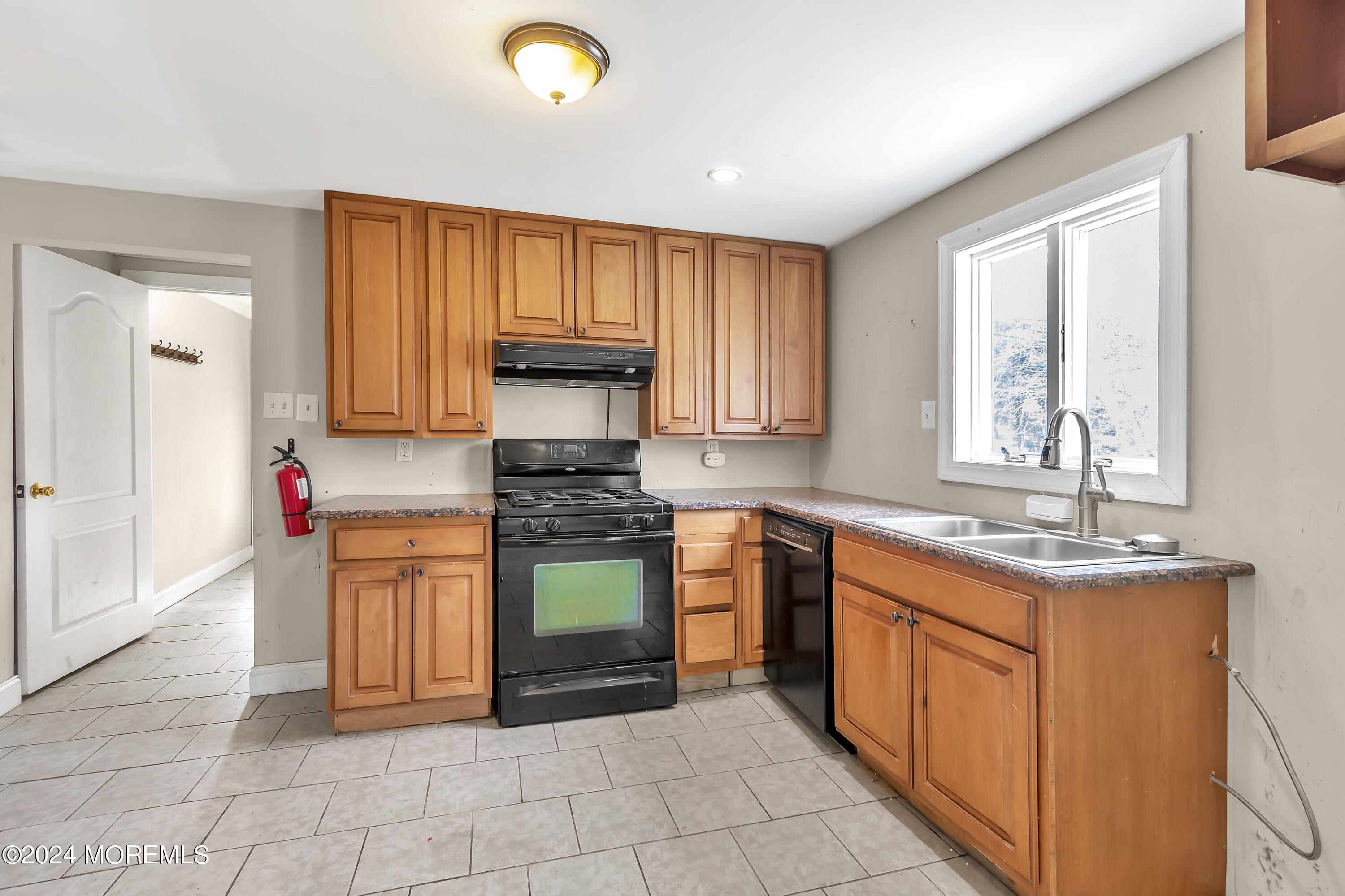 430 Everett Road Lincroft, NJ 07738 - Photo 5 of 16 arb_0116