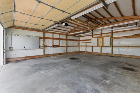 a view of a garage