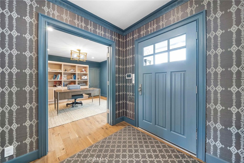 16544 Greenleaf Street Encino, CA 91436 - Photo 3 of 23