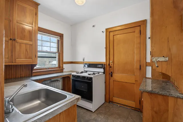 $1,800 | 3117 Aldrich Avenue South, Unit 2, Minneapolis, MN 55408