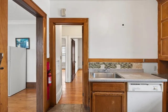 $1,800 | 3117 Aldrich Avenue South, Unit 2, Minneapolis, MN 55408