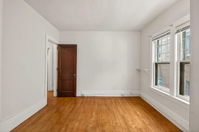 $1,800 | 3117 Aldrich Avenue South, Unit 2, Minneapolis, MN 55408