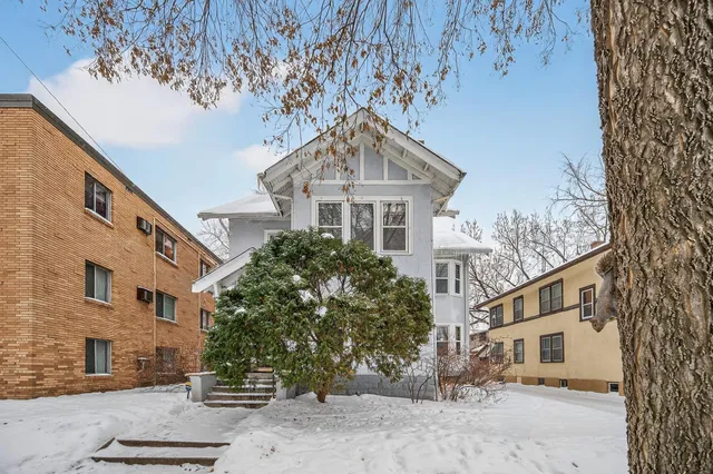 $1,800 | 3117 Aldrich Avenue South, Unit 2, Minneapolis, MN 55408