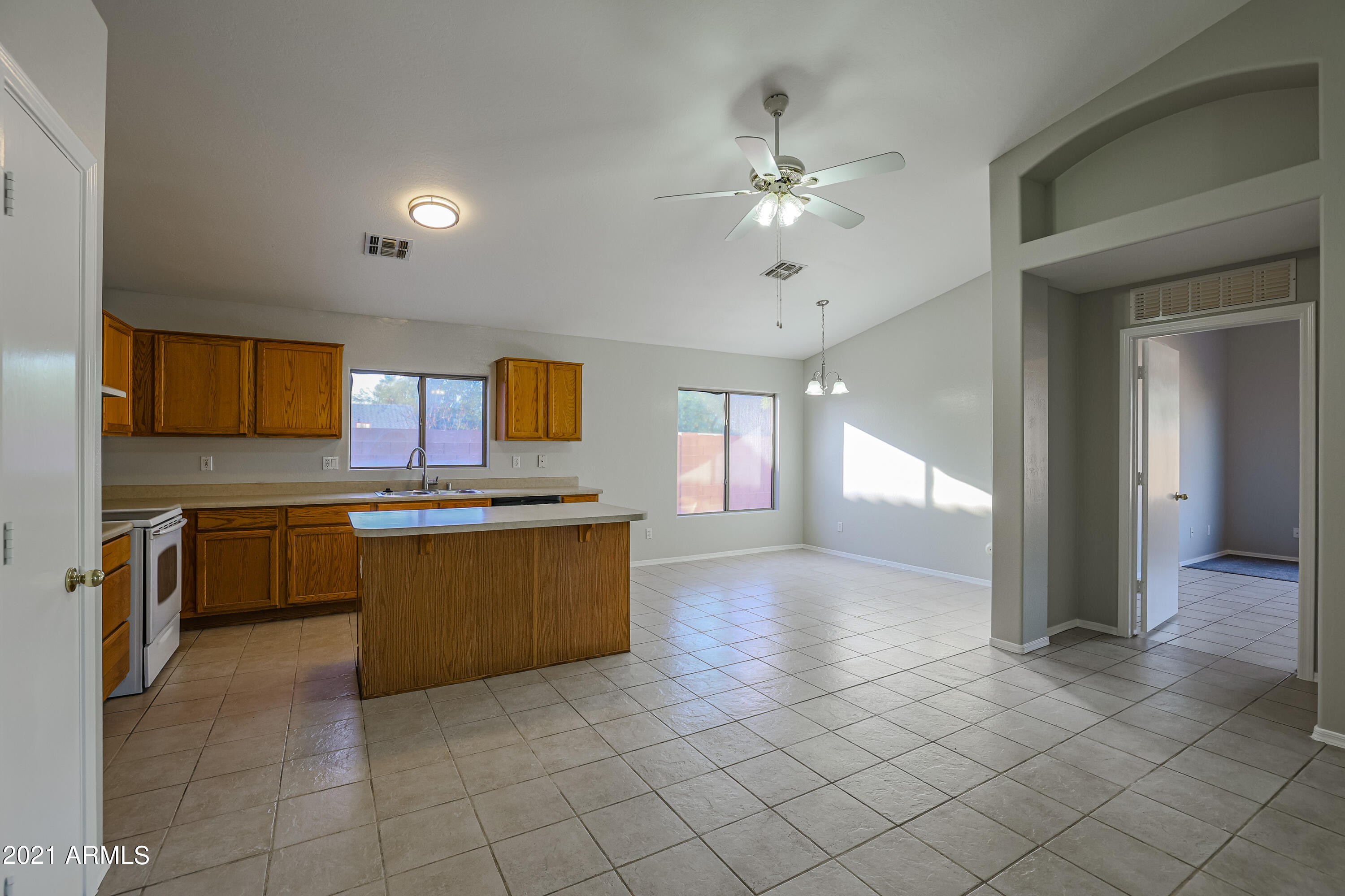 7348 West Ocotillo Road Glendale, AZ 85303 - Photo 6 of 32 Kitchen