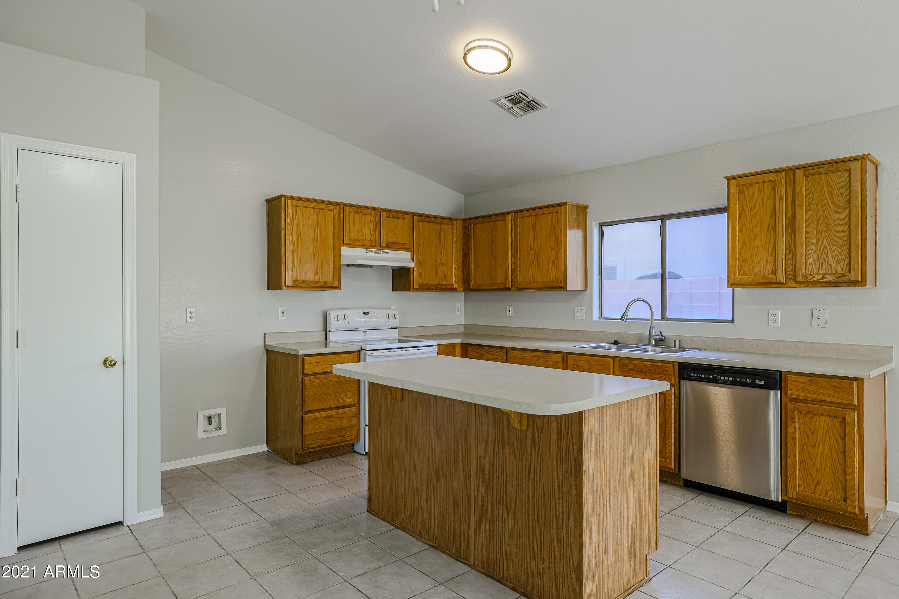 7348 West Ocotillo Road Glendale, AZ 85303 - Photo 7 of 32 Kitchen View 2