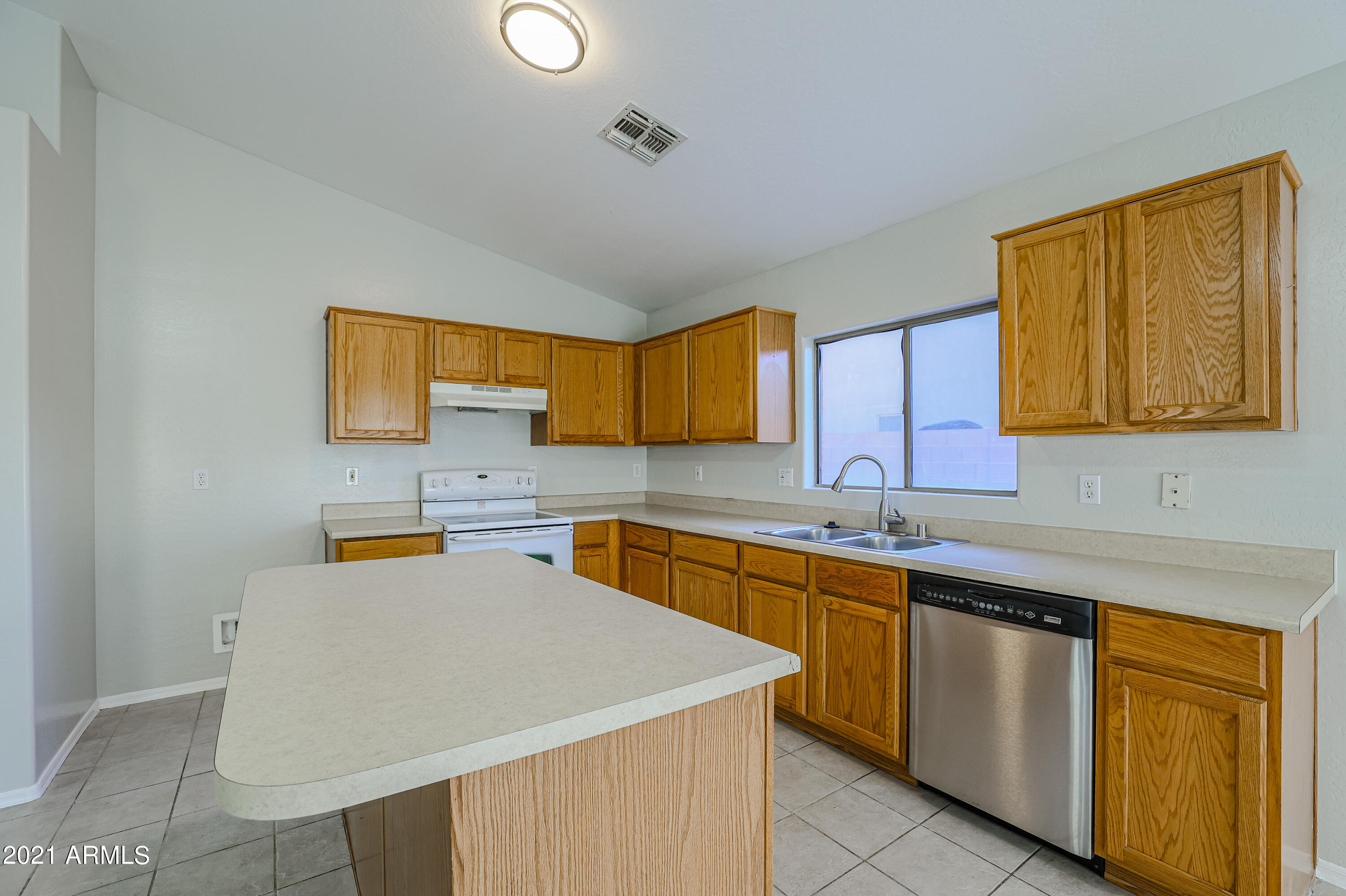 7348 West Ocotillo Road Glendale, AZ 85303 - Photo 8 of 32 Kitchen View 3