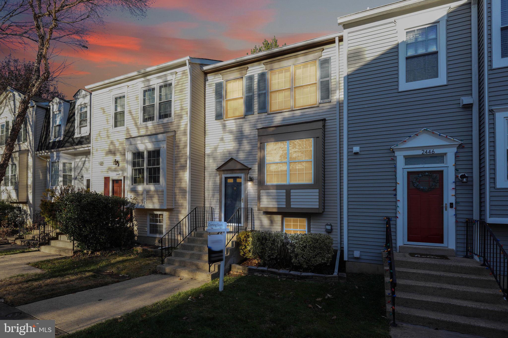 2444 Ridgehampton Court Reston, VA 20191 - Photo 3 of 39