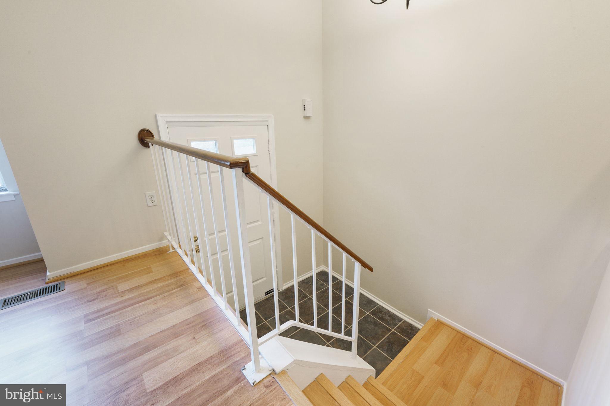 2444 Ridgehampton Court Reston, VA 20191 - Photo 4 of 39
