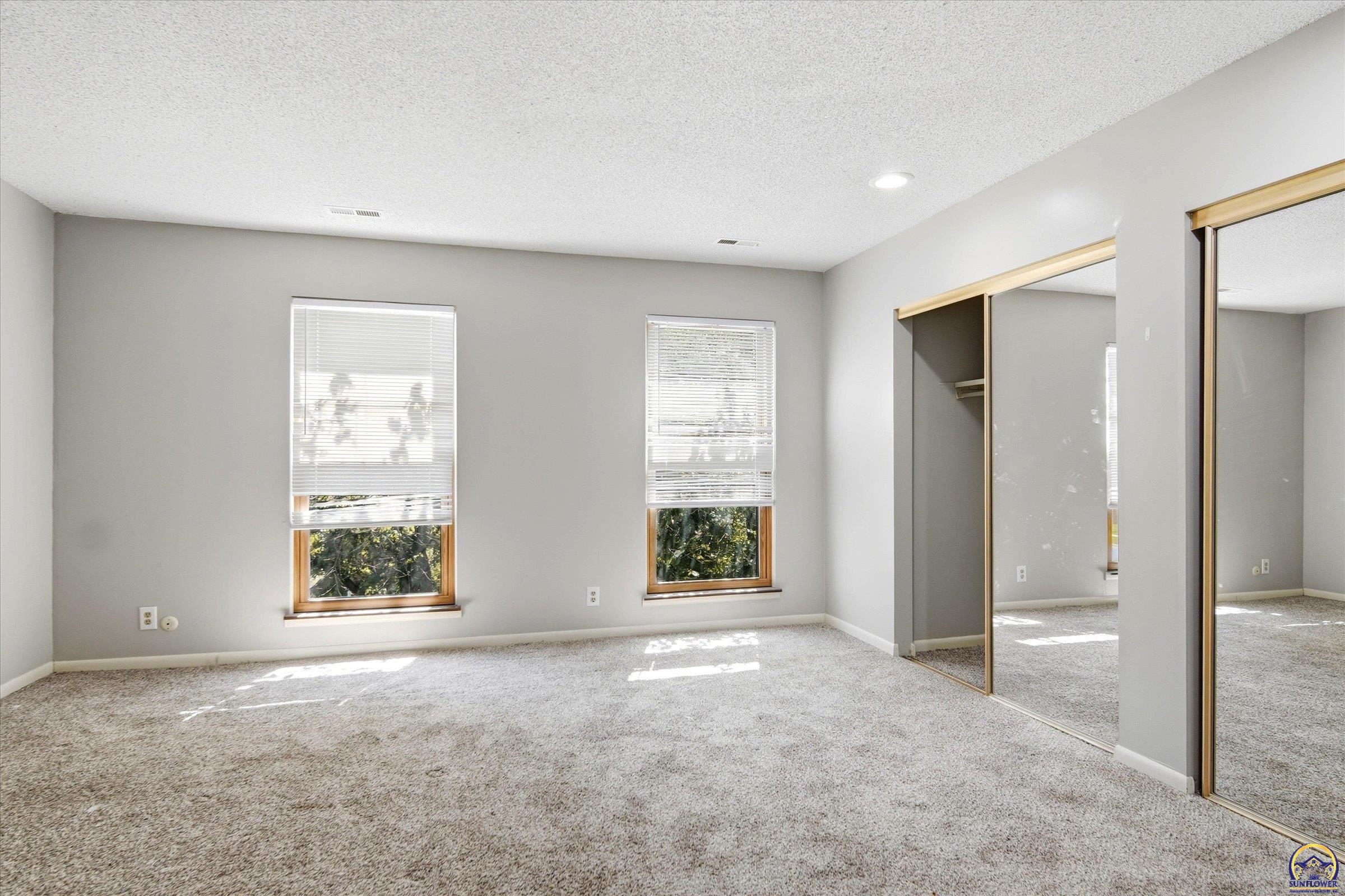 4503 Southwest 33rd Terrace Topeka, KS 66614 - Photo 21 of 35