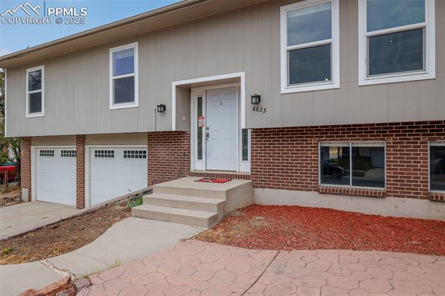 4623 Ranch Circle Colorado Springs, CO 80918 - Photo 4 of 36 Gallery Image 4