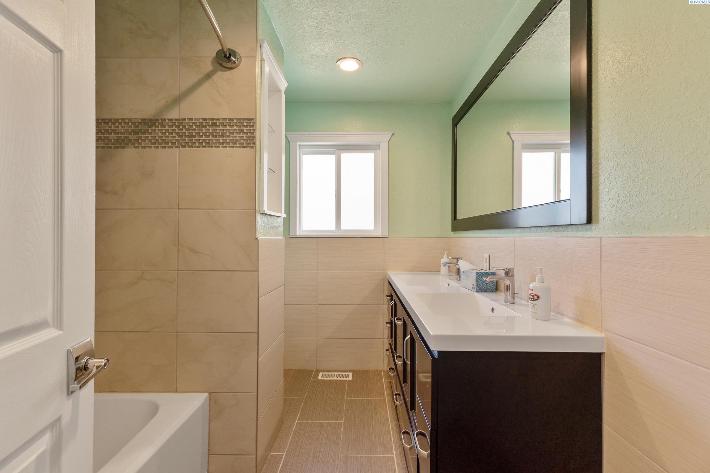 1310 Scoon Road Sunnyside, WA 98944 - Photo 12 of 43 Gallery Image 12