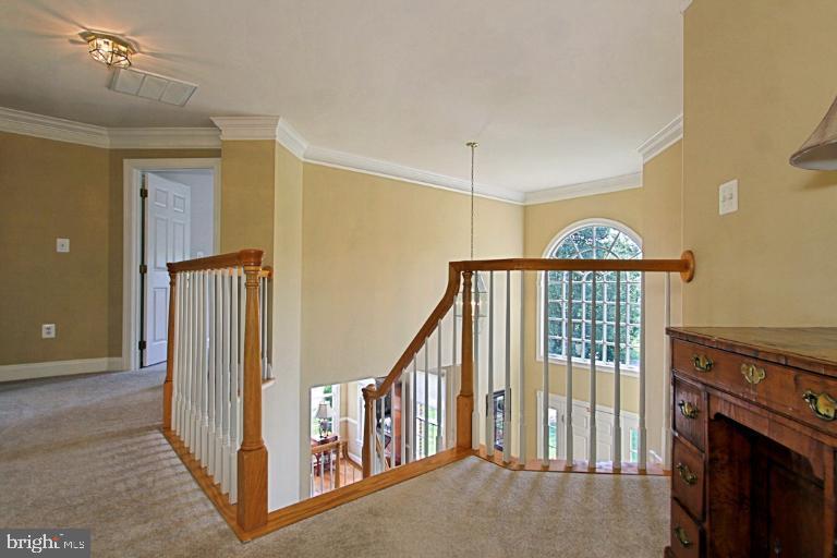 12121 Sheets Farm Road North Potomac, MD 20878 - Photo 17 of 29 Upper Hallway