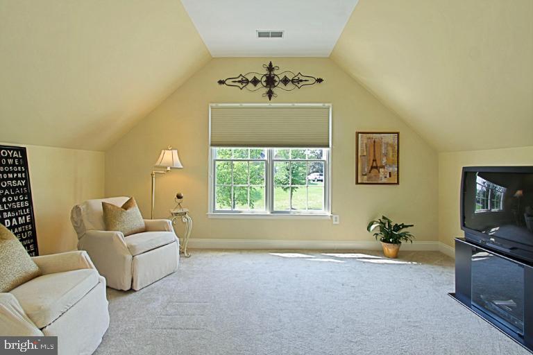 12121 Sheets Farm Road North Potomac, MD 20878 - Photo 20 of 29 Sitting Room