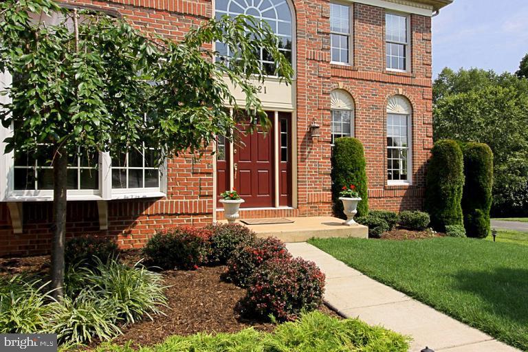 12121 Sheets Farm Road North Potomac, MD 20878 - Photo 3 of 29 Front Door