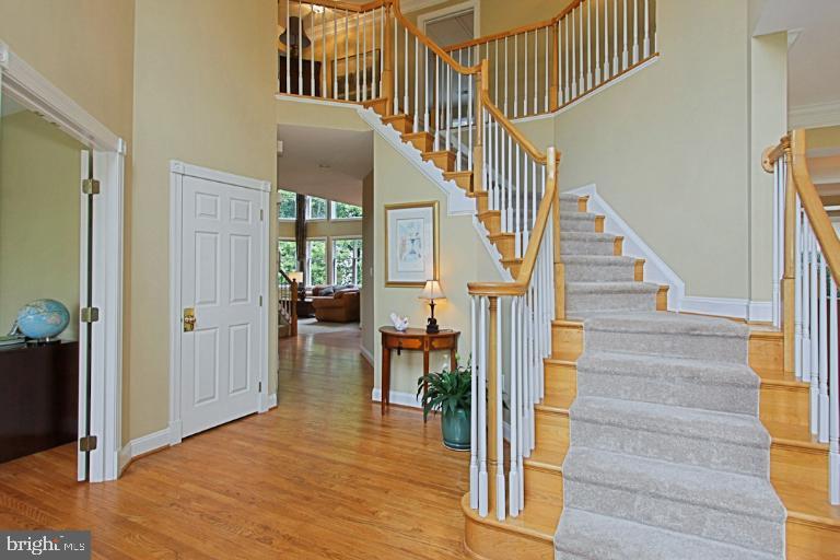 12121 Sheets Farm Road North Potomac, MD 20878 - Photo 4 of 29 Two Story Foyer