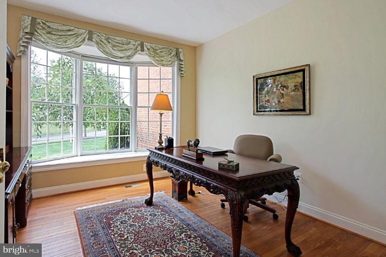 12121 Sheets Farm Road North Potomac, MD 20878 - Photo 5 of 29 First Floor Office