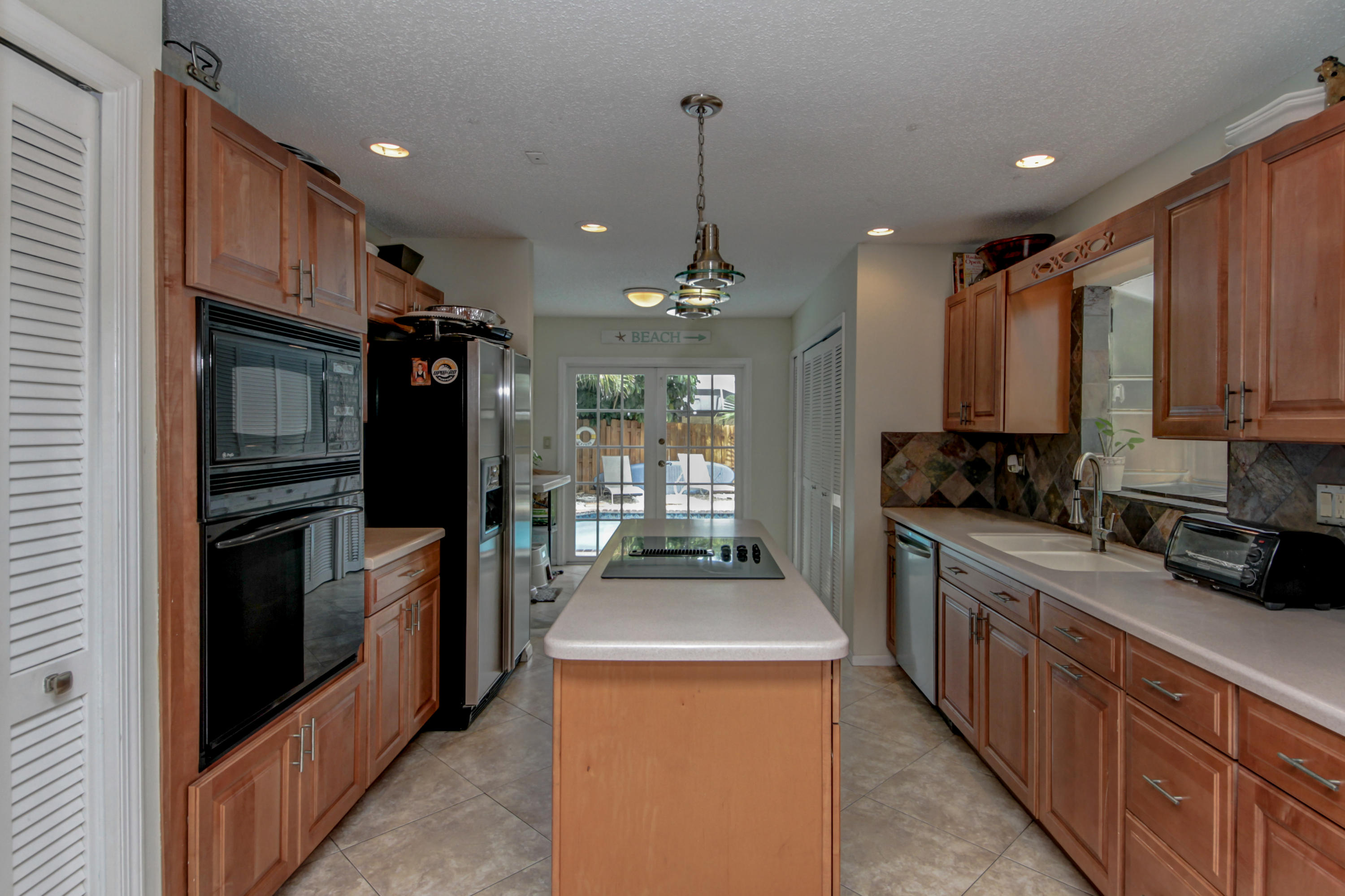 1337 Southwest 2nd Street Boca Raton, FL 33486 - Photo 19 of 22 Kitchen