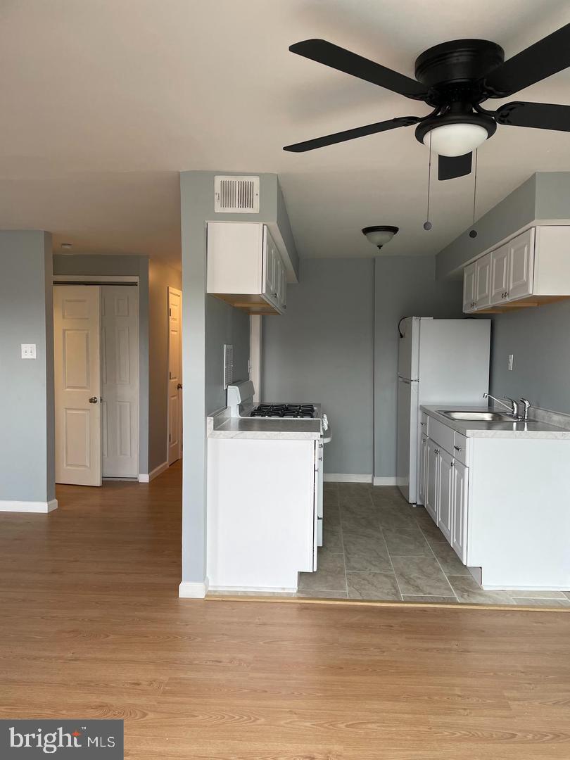 3432 Ashfield Lane, Unit B Philadelphia, PA 19114 - Photo 4 of 11