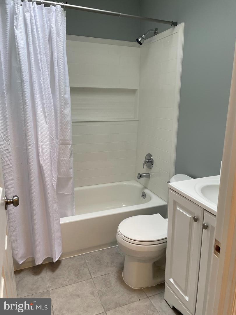3432 Ashfield Lane, Unit B Philadelphia, PA 19114 - Photo 6 of 11