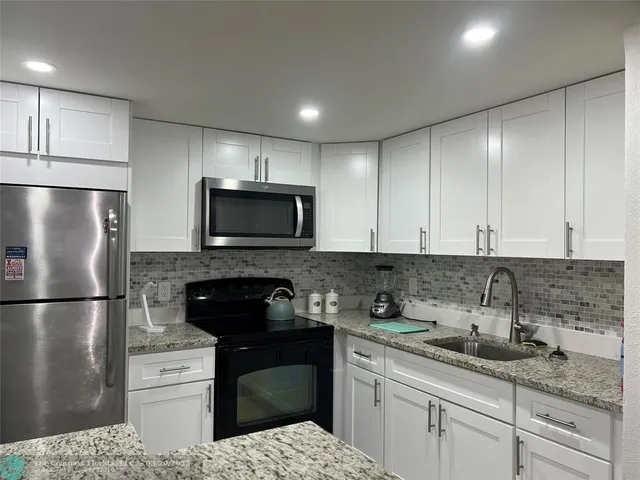 $1,500 | 690 Saxony Place, Unit 690, Delray Beach, FL 33446