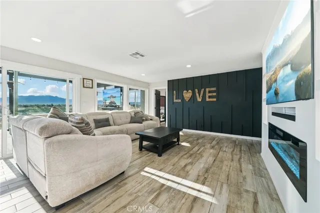 $890,000 | 17487 Aspen Street, Hesperia, CA 92345