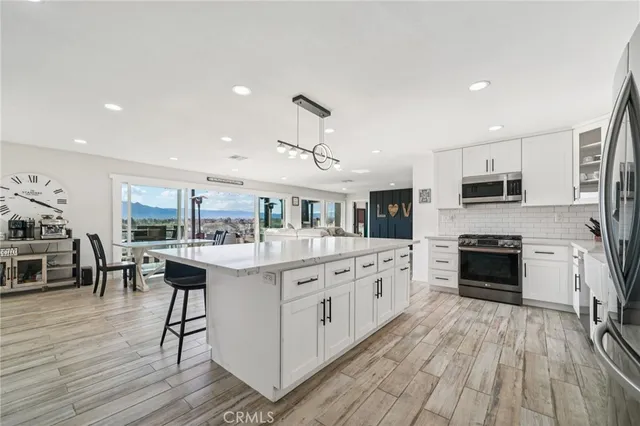 $890,000 | 17487 Aspen Street, Hesperia, CA 92345